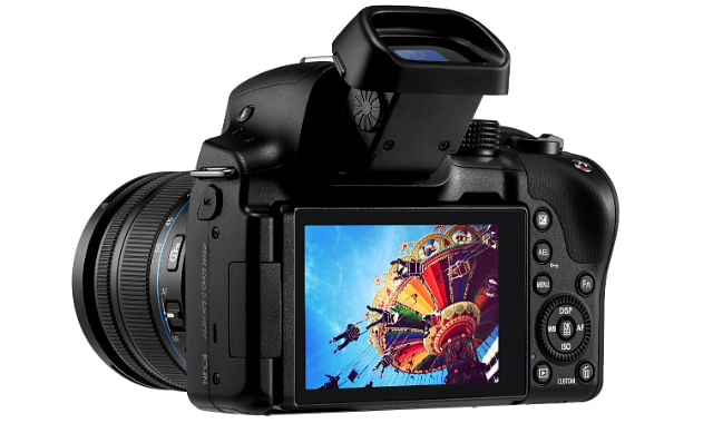 Samsung NX30 digital camera review VIEWFINDER